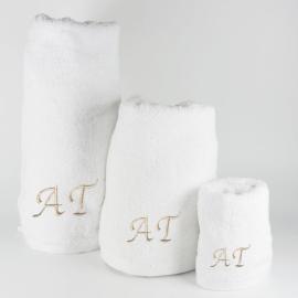 Ensemble de serviettes avec initiales brodées Ensemble de serviettes avec initiales brodées