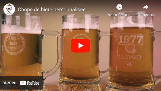 Vidéo Chope de bière initiale dans son étui en bois gravé