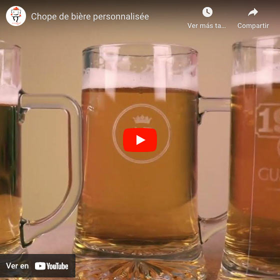 Vidéo Chope de bière initiale dans son étui en bois gravé