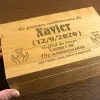 Cadeaux avec le nom: Bo&icirc;te &agrave; souvenirs en bois grav&eacute;