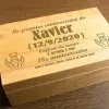 Cadeaux avec le nom: Bo&icirc;te &agrave; souvenirs en bois grav&eacute;
