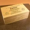 Cadeaux avec le nom: Bo&icirc;te &agrave; souvenirs en bois grav&eacute;