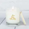 D&eacute;coration: Bougie blanche personnalis&eacute;e avec monogramme