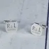 Cadeaux avec le nom: Boutons de manchette carr&eacute;s en argent grav&eacute;s