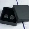 Cadeaux avec le nom: Boutons de manchette en argent carr&eacute;s personnalis&eacute;s grav&eacute;s