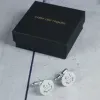 Cadeaux avec le nom: Boutons de manchette en argent grav&eacute; pour le mari&eacute;