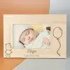 Cadeaux avec le nom: Cadre en ch&ecirc;ne personnalis&eacute; pour une naissance