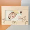 Cadeaux avec le nom: Cadre en ch&ecirc;ne personnalis&eacute; pour une naissance