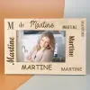 Cadeaux avec le nom: Cadre photo en ch&ecirc;ne personnalis&eacute; avec pr&eacute;nom