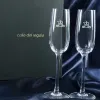 Art de la table personnalis&eacute;:  Coupes de champagne avec monogramme grav&eacute;