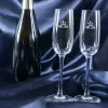 Art de la table personnalis&eacute;:  Coupes de champagne avec monogramme grav&eacute;