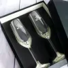 Art de la table personnalis&eacute;:  Coupes de champagne avec monogramme grav&eacute;