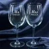 Art de la table personnalis&eacute;: Verres &agrave; vin grav&eacute;s Mr et Mrs