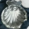 Cadeaux avec le nom: Coquillage de bapt&ecirc;me en argent personnalis&eacute;