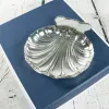 Cadeaux avec le nom: Coquillage de bapt&ecirc;me en argent personnalis&eacute;