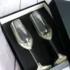 Art de la table personnalis&eacute;: Coupes de champagne avec initiales grav&eacute;es