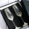 Art de la table personnalis&eacute;: Coupes de champagne grav&eacute;es pour un couple