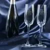 Art de la table personnalis&eacute;: Coupes de champagne grav&eacute;es pour un couple