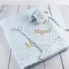 Cadeaux brod&eacute;s: Ensemble couverture et doudou brod&eacute;s