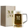 Art de la table personnalis&eacute;: Chope de bi&egrave;re initiale dans son &eacute;tui en bois grav&eacute;