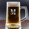 Art de la table personnalis&eacute;: Chope de bi&egrave;re initiale dans son &eacute;tui en bois grav&eacute;