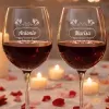 Art de la table personnalis&eacute;: Lot de deux verres &agrave; vin personnalis&eacute;s