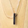 Bijoux personnalis&eacute;s: Pendentif barre verticale grav&eacute;e