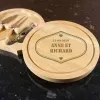 Cadeaux avec le nom: Plateau de fromages personnalis&eacute; pour couple