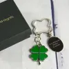 Bijoux personnalis&eacute;s: Porte-cl&eacute;s tr&egrave;fle grav&eacute;