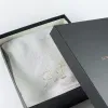 Cadeaux brod&eacute;s: Ensemble de serviettes avec initiales brod&eacute;es