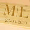 D&eacute;coration: Planche &agrave; d&eacute;couper en bois grav&eacute;e avec initiales