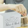 D&eacute;coration: Tirelire en bois grav&eacute;e personnalis&eacute;e sp&eacute;ciale pour les couples