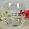 Art de la table personnalis&eacute;: Verre &agrave; whisky personnalis&eacute; grav&eacute; pour les anniversaires