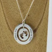 Pendentif pieds en argent personnalisé