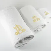 Serviettes brodées à monogramme