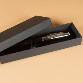 Stylo à bille avec détail doré gravé