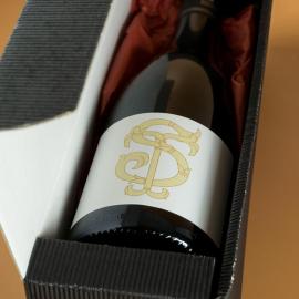 Bouteille de vin personnalisée avec monogramme