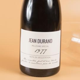 Bouteille de vin grand cru personnalisée