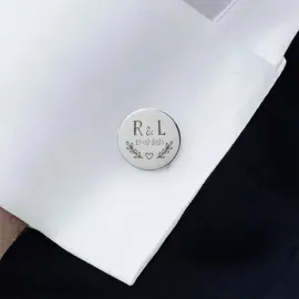 Boutons de manchette en argent gravé pour le marié