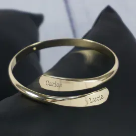Bracelet doré gravé