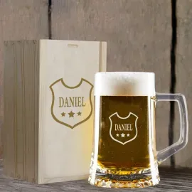 Chope de bière personnalisée gravée avec un nom