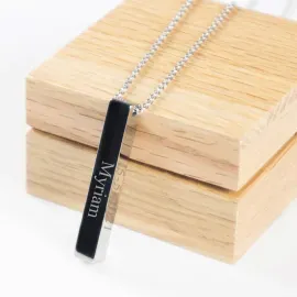 Pendentif barre verticale gravée