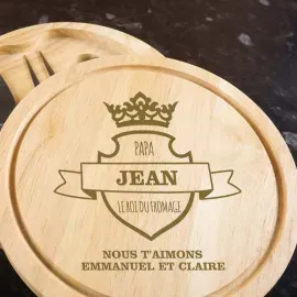 Plateau de fromages gravé pour le roi du fromage