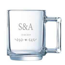 Tasse en verre personnalisée avec dessin et prénom gravés 