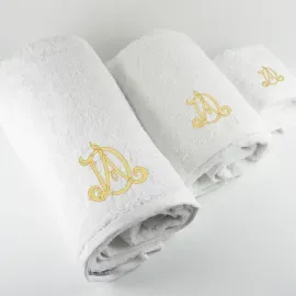Serviettes brodées à monogramme