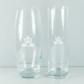 Vase gravé avec monogramme