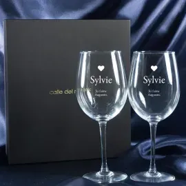 Verres à vin gravés avec coeur