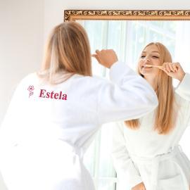 Peignoir brodé avec motif et nom