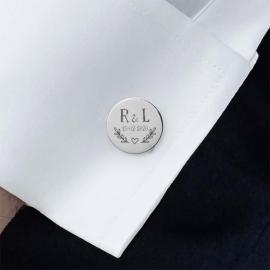 Boutons de manchette en argent gravé pour le marié
