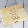 Dans le coffret en bois corona